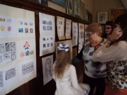 В Ялтинском Центре детско-юношеского творчества прошла юбилейная выставка «Эстафета поколений»