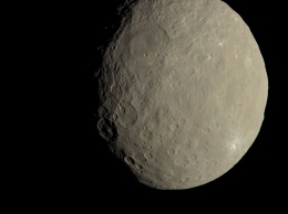 NASA опубликовало новые снимки поверхности Цереры