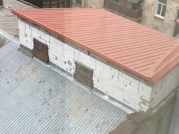 Домик "Карлсона" изуродовал старинное здание в центре Одессы (ФОТО)