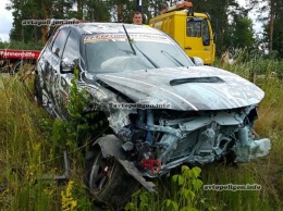 Под Киевом на Чайке Subaru Impreza WRX STi протаранил отбойник. ФОТО