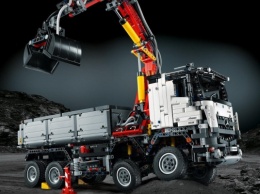 Компании Lego и Mercedes совместно выпустили суперконструктор (ФОТО)