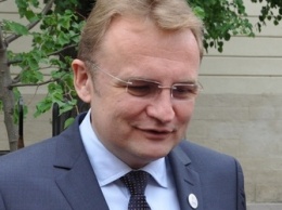 Мэр Львова Садовой распорядился усилить меры безопасности из-за взрывов у отделений милиции