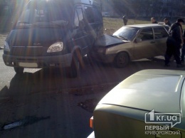 В Саксаганском районе произошло ДТП с участием такси