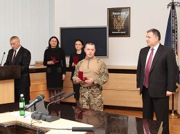 Министр МВД Украины вручил государственные награды сотрудникам одесского КП «Муниципальная охрана»