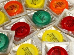 Ученые: Большинство молодых людей не знают, как правильно исмользовать презерватив