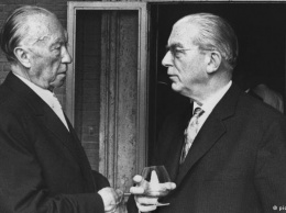 Историки проверят власти ФРГ времен Аденауэра на связи с нацистами
