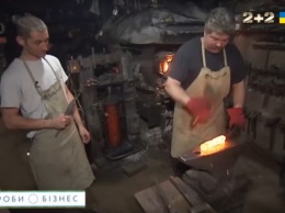 Полтавские кузнецы куют дамасскую сталь (видео)