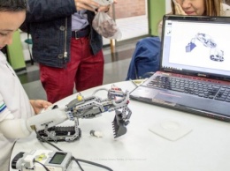 В Колумбии создали первый ручной протез из Lego (ВИДЕО)