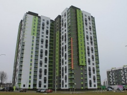 В Минске на жилом доме установили 40-метровый термометр