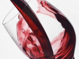 Ученые: Красное вино продлевает жизнь и омолаживает