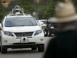 В аварии с самоуправляемым автомобилем Google пострадали люди