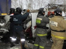 Под Ханты-Мансийском в крупном ДТП погибли девять детей