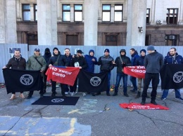 Одесские радикалы напали возле ж/д вокзала на анархистов