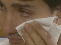 Чувствительный премьер Канады не сдержал слез в прямом эфире