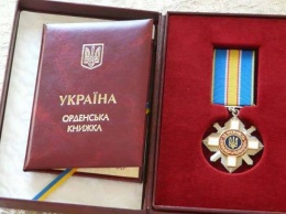 Порошенко отметил наградами погибших силовиков