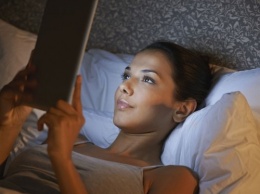 Ученые изучили действия мужчин и женщин перед сном