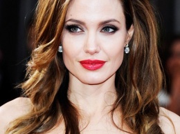 Анджелина Джоли появилась в общественном месте впервые после развода с Бредом Питтом