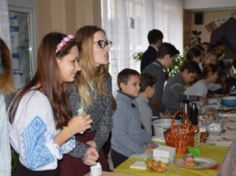 Школы Черноморска откликнулись на беду в Александровке (фото)