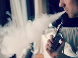 Учение: Американские подростки прекращают увлекаться электронными сигаретами