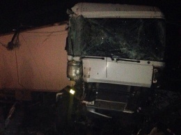 ДТП под Одессой: пьяный водитель грузовика снес столб