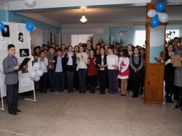 Новый компьютерный класс для 32-й школы подарил депутат облсовета от Оппозиционного блока