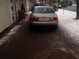 Очередной "герой парковки" не оставил киевлян равнодушными