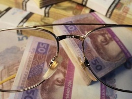 ПриватБанк увеличил в два раза пенсию восьми украинским пенсионерам