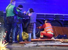 В Берлине грузовик врезался в людей на рождественском рынке