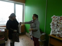 В Черноморске раздали праздничные наборы нуждающимся ко Дню Св. Николая (фото)