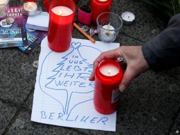 Президент ФРГ назвал теракт в Берлине нападением на все общество