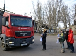 Одесситы vs фуры: жители Пересыпи заблокировали проезд для большегрузного транспорта