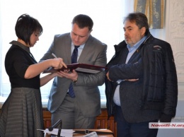 Как в Николаеве проходила 13-ая сессия городского совета: ФОТОРЕПОРТАЖ