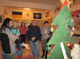 В Бердянске открылась выставка новогодних игрушек (+ фото)