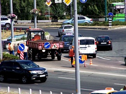 В Киеве обновляют дорожную разметку