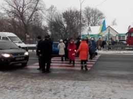 Трассу Чернигов - Киев утром перекрывали жители села Олишевка