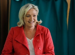 Мари Ле Пен уже обогнала Франсуа Фийона, согласно опросам