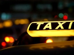 В Сумах двое мужчин избили таксиста