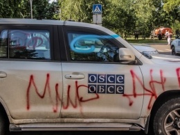 В Донецке протестующим не понравились автомобили миссии ОБСЕ