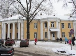 Полтавская областная детская больница приобрела реанимобиль для неонатальной бригады