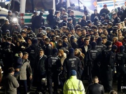 Полицию Кельна обвинили в расизме при охране новогодних гуляний