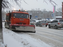 Количество задействованной снегоуборочной техники на дорогах Киева увеличено