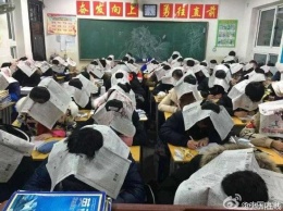 Говорят, работает. В Китае придумали дешевый способ борьбы со списыванием на экзаменах