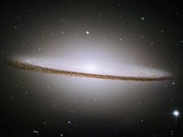 Астрономы впервые датировали редкую галактику - объект Хога