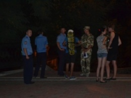 В Мелитополе "уклонистов" милиция ловила на главной площади ночью
