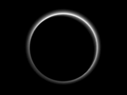 Что можно разглядеть на последних снимках Плутона?