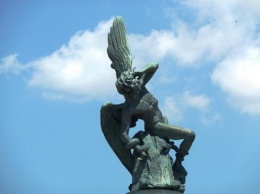 В Детройте сатанисты поставили памятник Люциферу