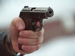 В Луганске пьяный "силовик" устроил потасовку со стрельбой