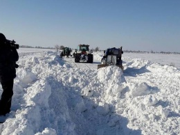 Снежные заносы в Бессарабии: спасатели и военные чистят трассу М15 и окрестности Рени