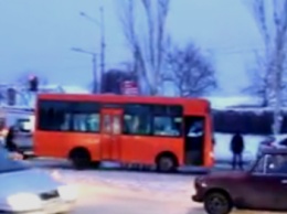 В Кривом Роге "ЗАЗ" врезался с автобусом. Есть пострадавшие