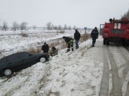 Вчера на Херсонщине спасатели несколько раз помогали водителям, автомобили которых застревали на дорогах